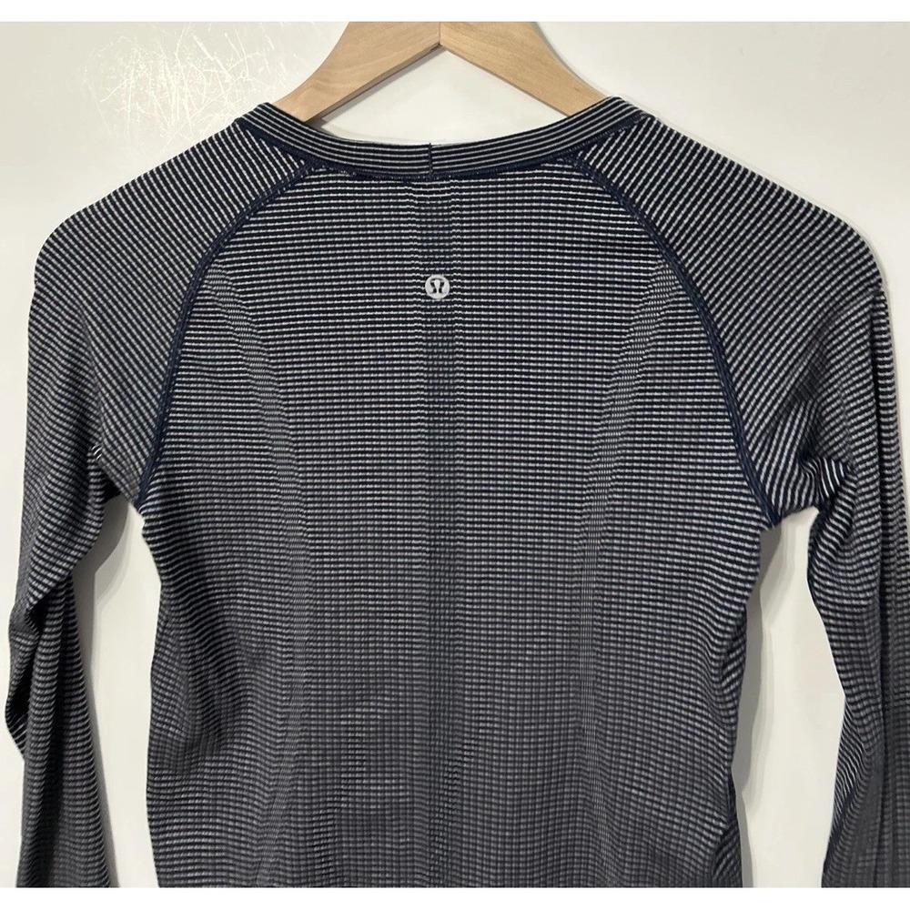 Lululemon Womens Swiftly Tech Long Sleeve Shirt Striped Blue Top Sz 6